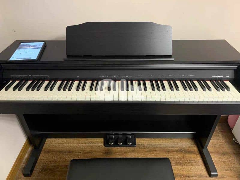 roland rp30 digital (electric piano) 1