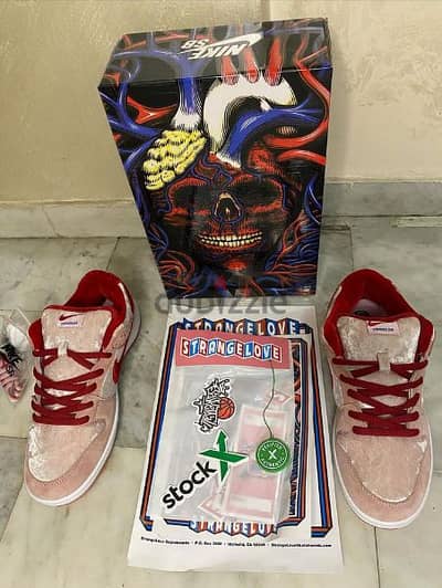 brand new nike dunks all sizes available unisex