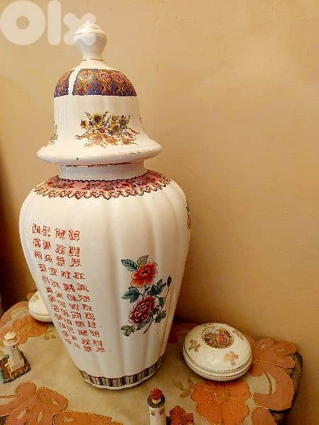 Vintage Porcelain Vase فاز قديم عريق 10