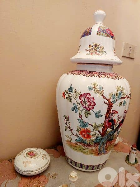 Vintage Porcelain Vase فاز قديم عريق 12