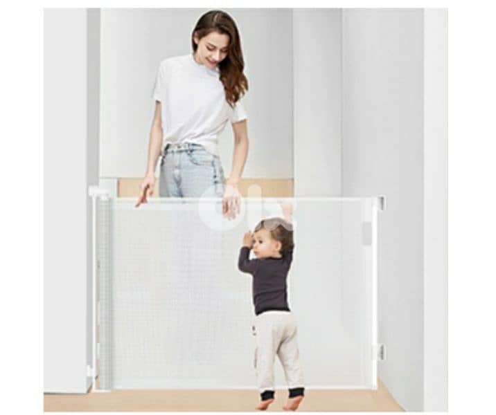 Retractable Baby Gates 150W x 85.6H centimetres /4$ delivery. 2