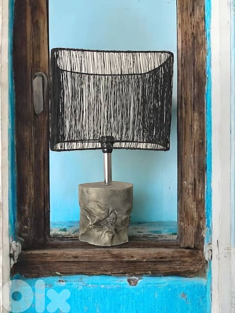 Concrete lamp base with steel wire shade 0