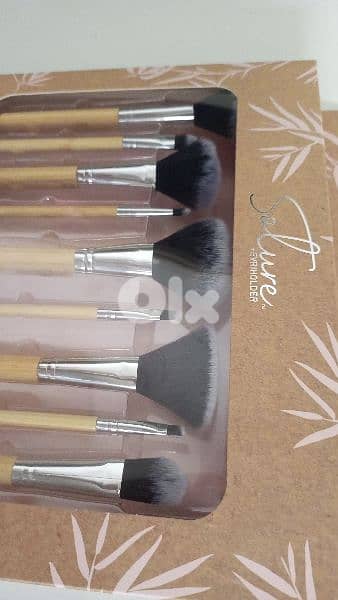 ماكياج اسفنج  و علبة ريش للماكياج 4