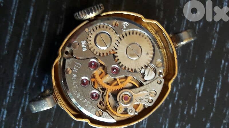 لتواصل 71895166 ساعه انتيك وشغاله تمام ب 50 دولار 1