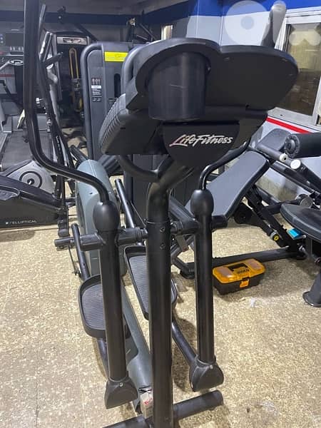 elliptical life fitness used heavy duty 5
