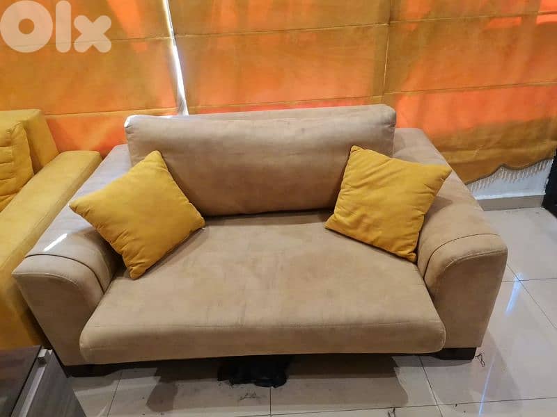 طقم كنبايات شغل توصاية ظهر بفتح كتير مرتب ثلاث قطع وطاولة 2