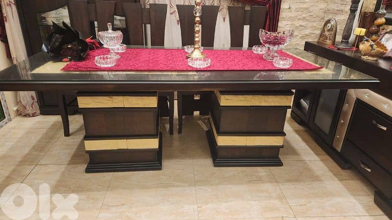 اوضة سفرة شغل توصاية كتير مرتبة ملبسة قشرة 5