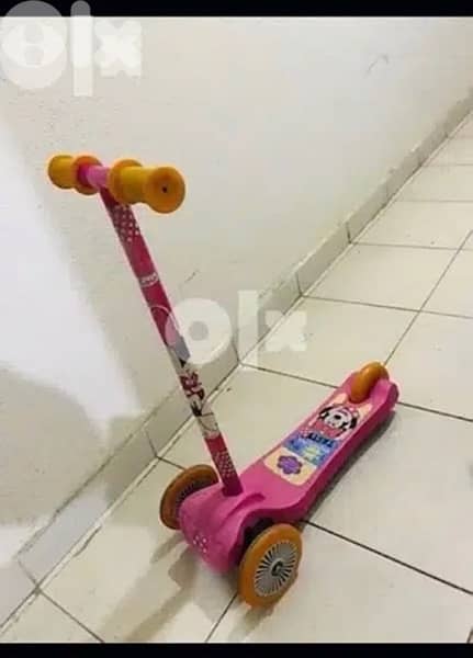 Scooter Disney MiniMouse pink colour ce-France Disney+FREE GUITAR 1