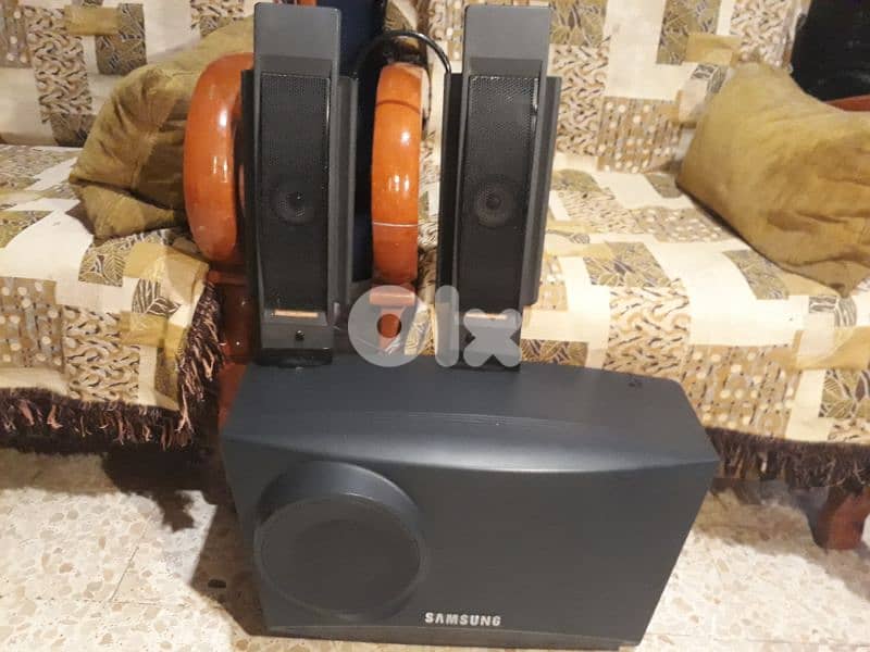 A rare vintage Samsung 2.1channels 150W 8ohms  still new made in Korea 8