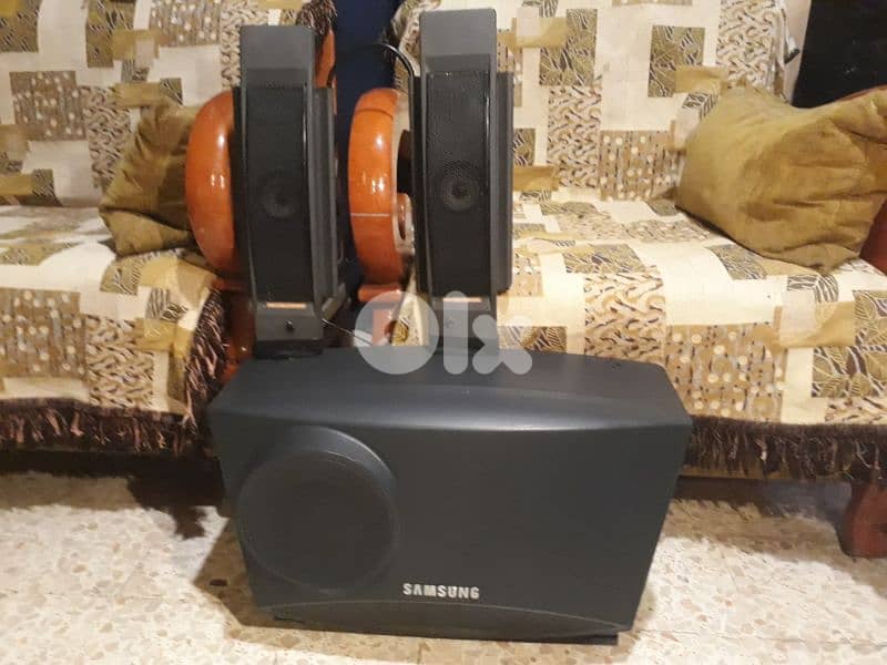 A rare vintage Samsung 2.1channels 150W 8ohms  still new made in Korea 14