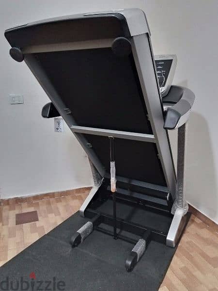 one time used treadmill supper clean 3hp 5