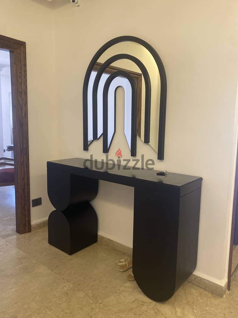 Console and mirror set 0