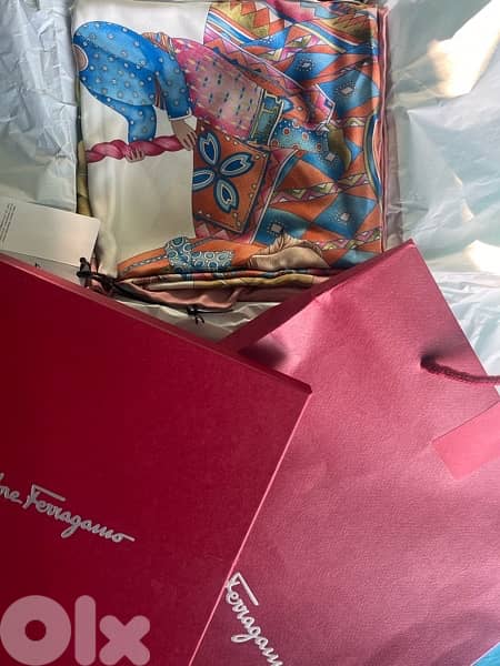 original ferragamo scarf made in Italy (not used) 2
