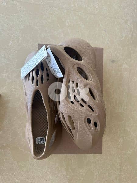 Yeezy Foam Runner Clay Taupe 0