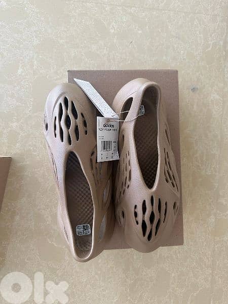 Yeezy Foam Runner Clay Taupe 1