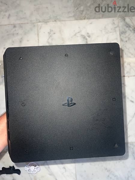 VERY CLEAN PS4 SLIM WITH 2 GAMES 2