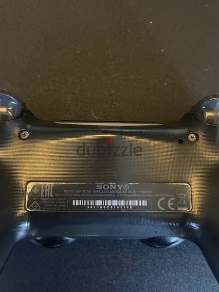 VERY CLEAN PS4 SLIM WITH 2 GAMES 4