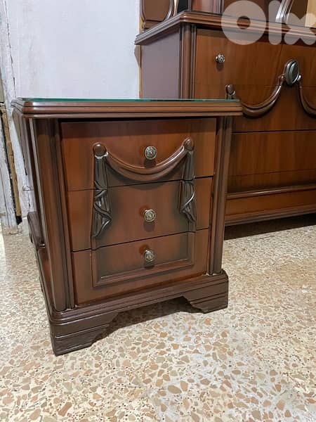 غرفة نوم مستعملة شبه جديدة خشب زان ولاتي 3