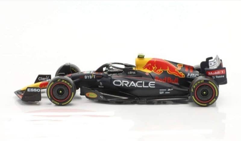Redbull RB18 Sergio Perez diecast car model 1;43. 2