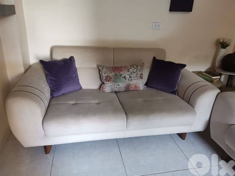 طقم كنبايات بفتح صندوق وتخت كتير مرتب 0