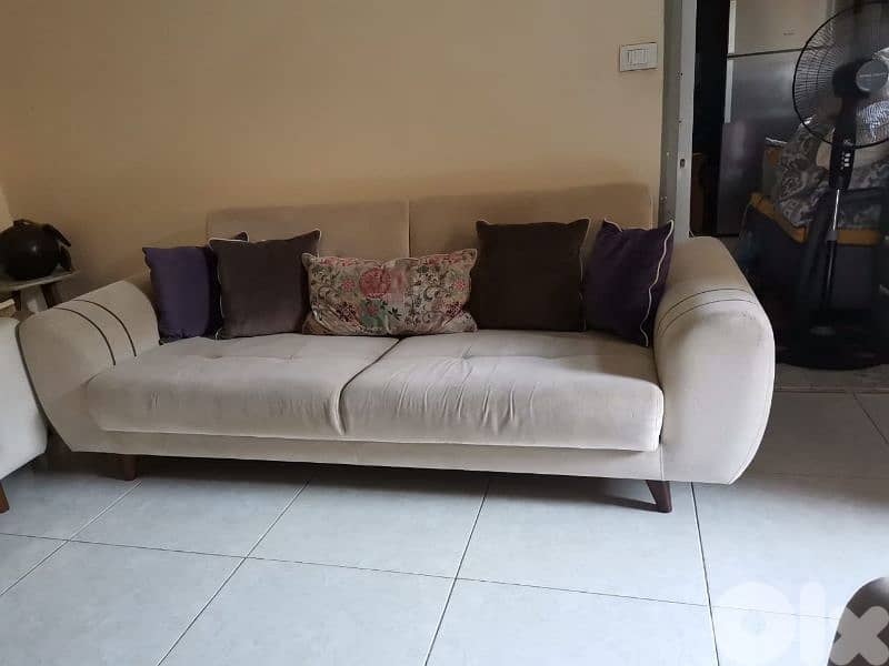 طقم كنبايات بفتح صندوق وتخت كتير مرتب 3