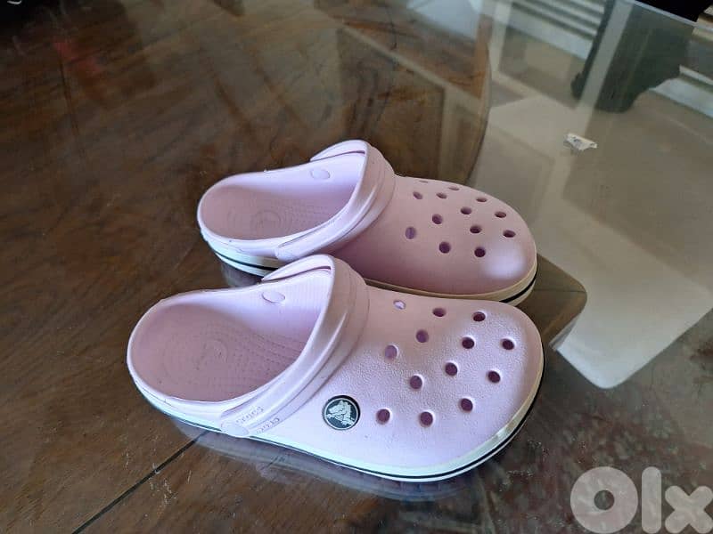 crocs pink and black 0