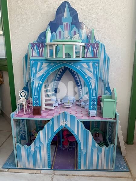 Frozen Doll House 0