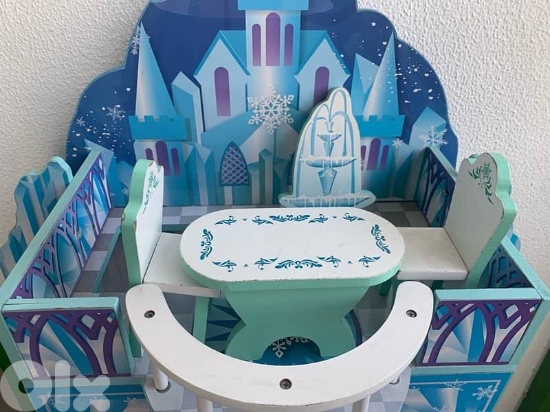 Frozen Doll House 5
