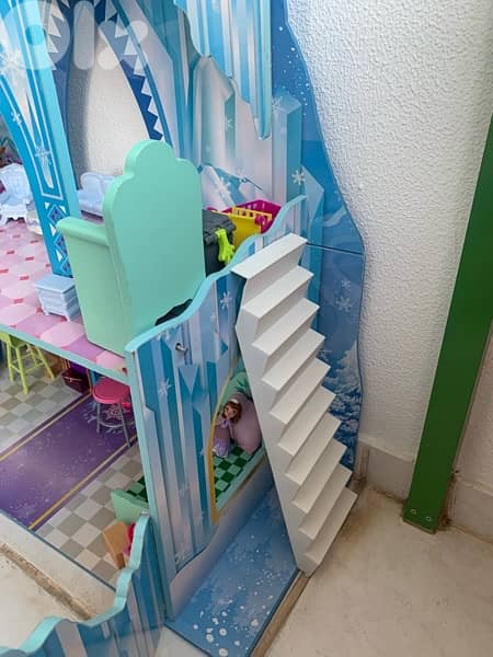 Frozen Doll House 6