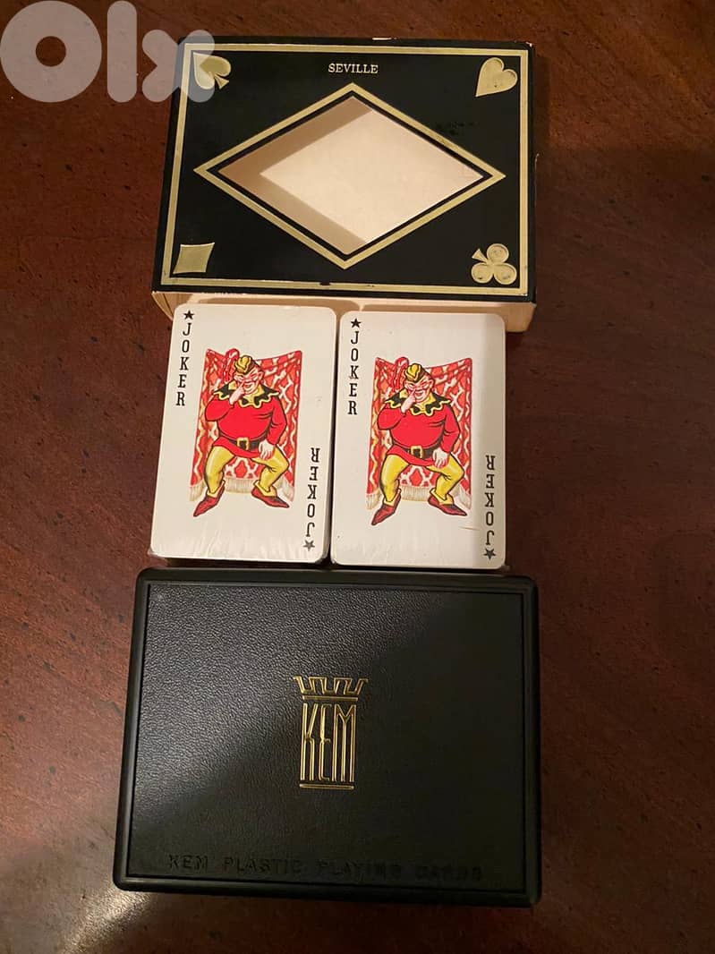 Set of Poker chips (300)  + Deck of Playing cards 5