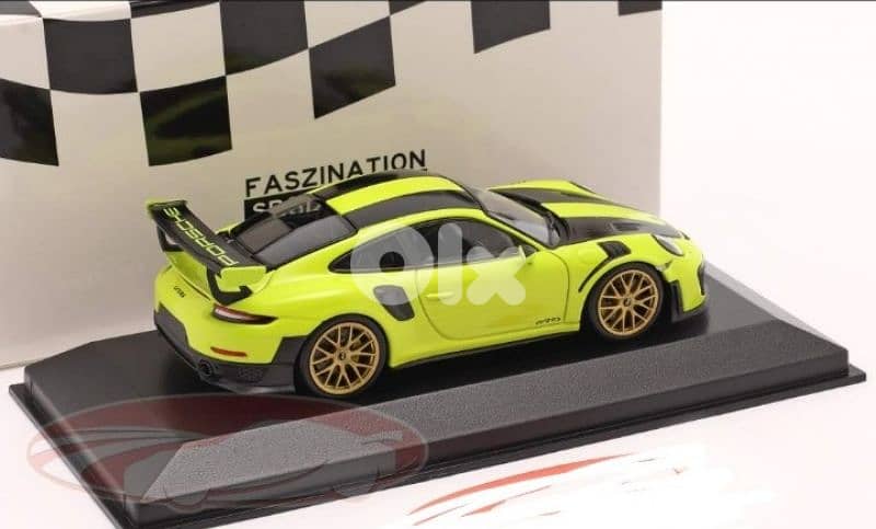 Porsche GT2-RS 2018( Weissach) Acid Green diecast car model 1;43. 3