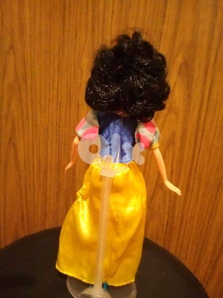 PRINCESS SNOW WHITE dressed Disney Great doll has bend legs +Shoes=23$ 6