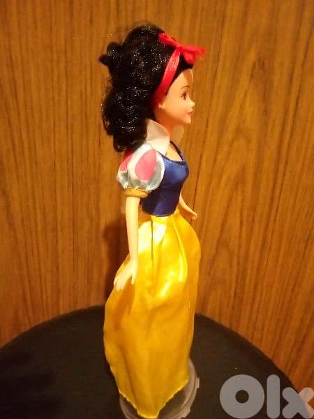 PRINCESS SNOW WHITE dressed Disney Great doll has bend legs +Shoes=23$ 4