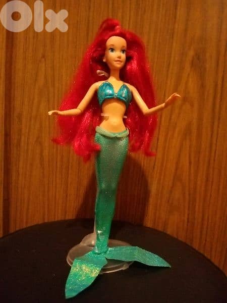 ARIEL THE LITTLE MERMAID Disney doll, articulated hands Bend legs=26$ 5