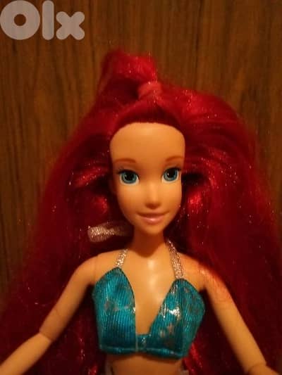ARIEL THE LITTLE MERMAID Disney doll, articulated hands Bend legs=25$