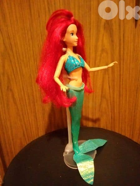 ARIEL THE LITTLE MERMAID Disney doll, articulated hands Bend legs=26$ 6