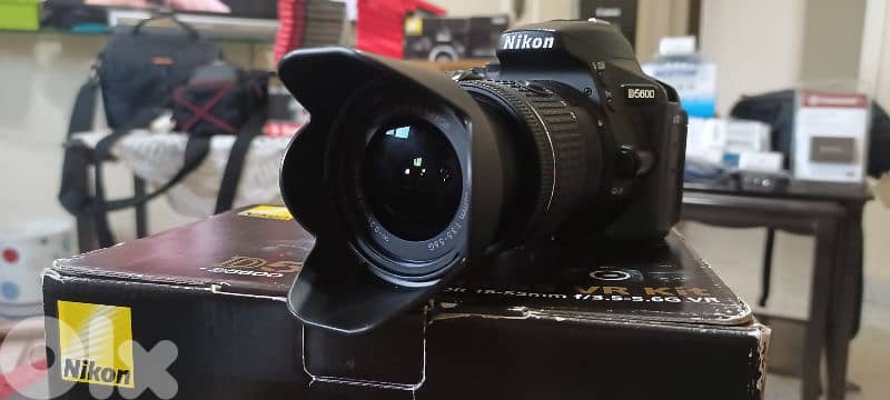 nikon d 5600 like new 4
