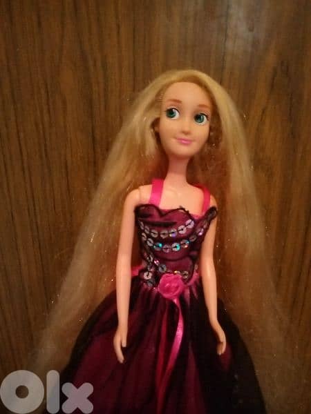 RAPUNZEL TANGLED As new doll long hair Bending legs, ball neck=22$ 4