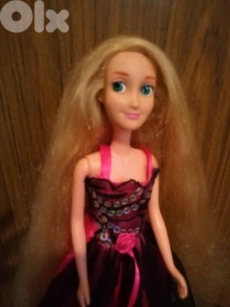RAPUNZEL TANGLED As new doll long hair Bending legs, ball neck=22$ 2