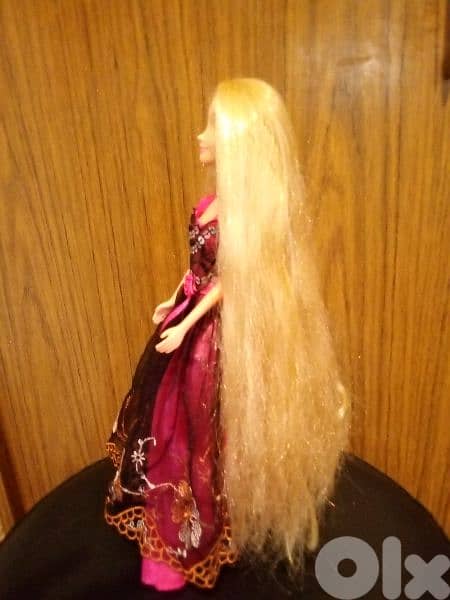 RAPUNZEL TANGLED As new doll long hair Bending legs, ball neck=22$ 1