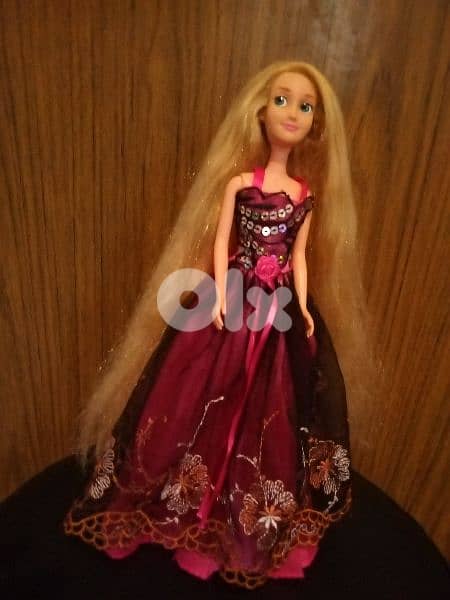 RAPUNZEL TANGLED As new doll long hair Bending legs, ball neck=22$ 5
