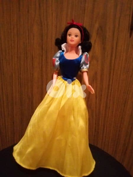Princess SNOW WHITE Disney original dressed Great doll, bend legs+=25$ 0