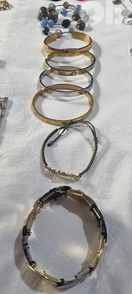 23 pieces of Faux bijou bargain price  60 3