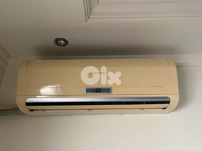 qty 2 AC Electrolux 3