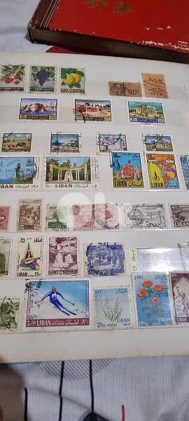 2 big albums are very old stamps  from around the worldgood collection 15