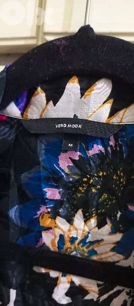 فساتين و بلوز ماركات قياسات مختلفة 2