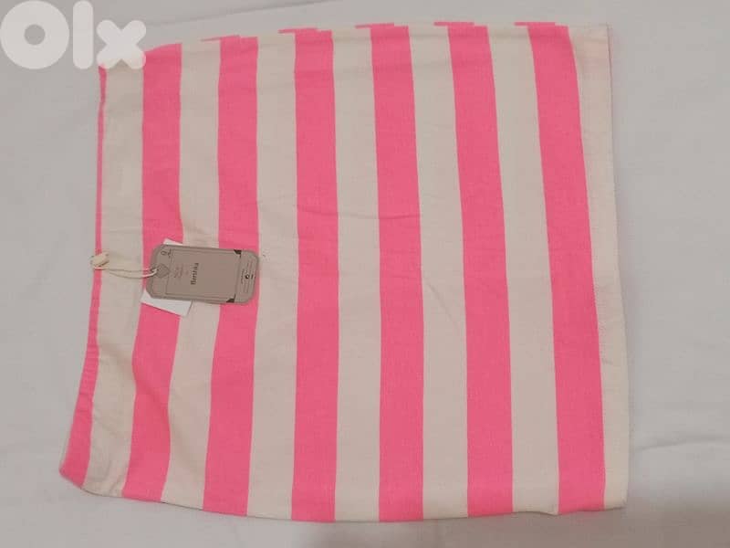 بلوز و تنانير ماركات عدة قياسات مختلفة 0