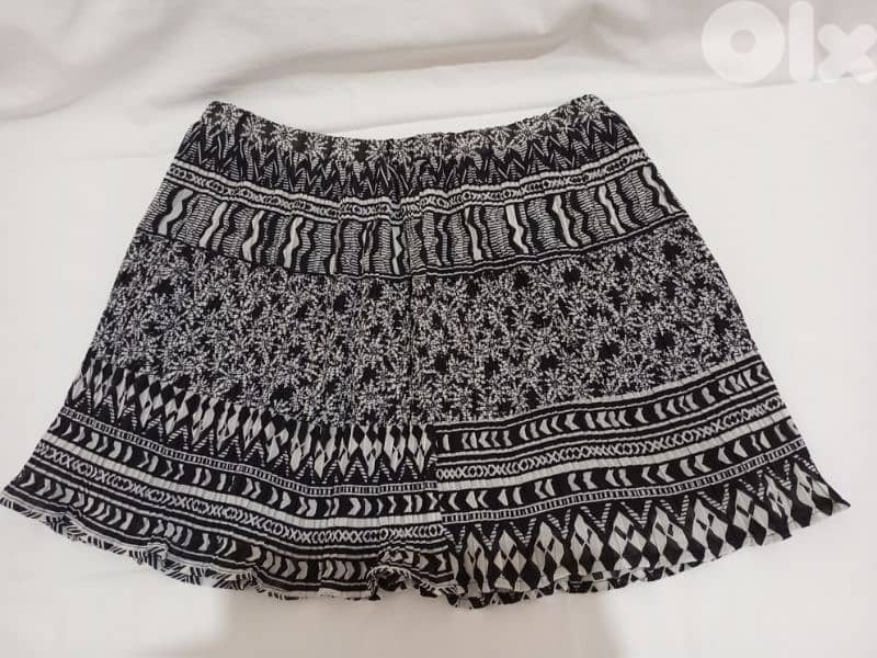 بلوز و تنانير ماركات عدة قياسات مختلفة 4