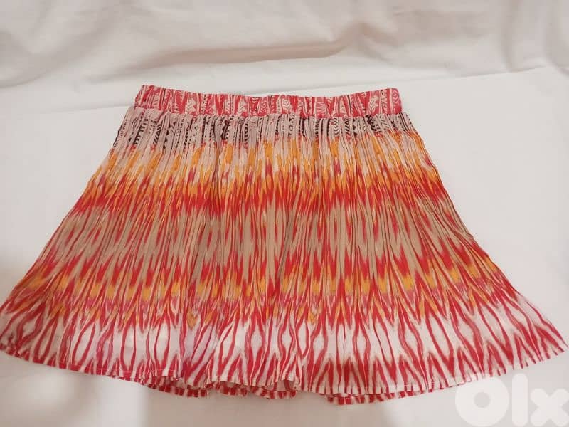 بلوز و تنانير ماركات عدة قياسات مختلفة 5