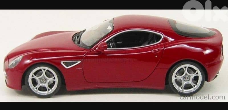 Alfa Romeo 8C Competizione (2006) diecast car model 1;18. 2